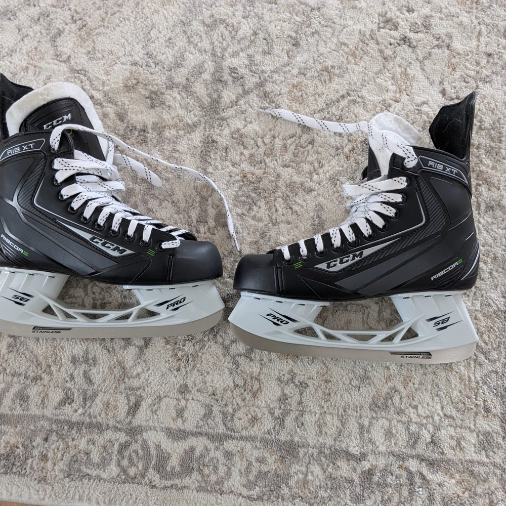 CCM Agility Rib XT Senior Skates - Picture 2 of 5